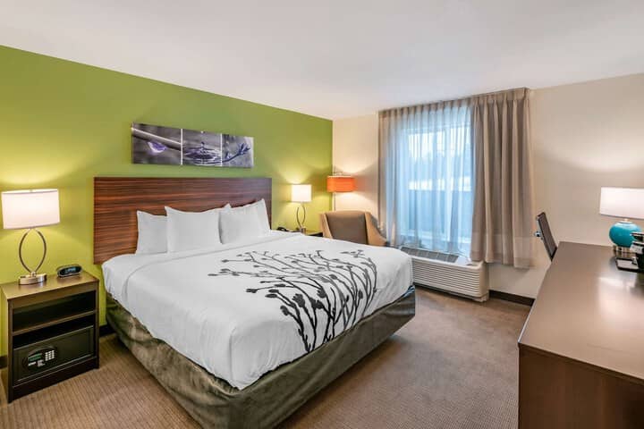 Room 6 of 37