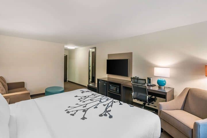 Room 20 of 37
