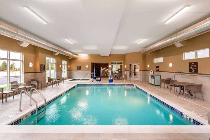 Pool 25 of 37