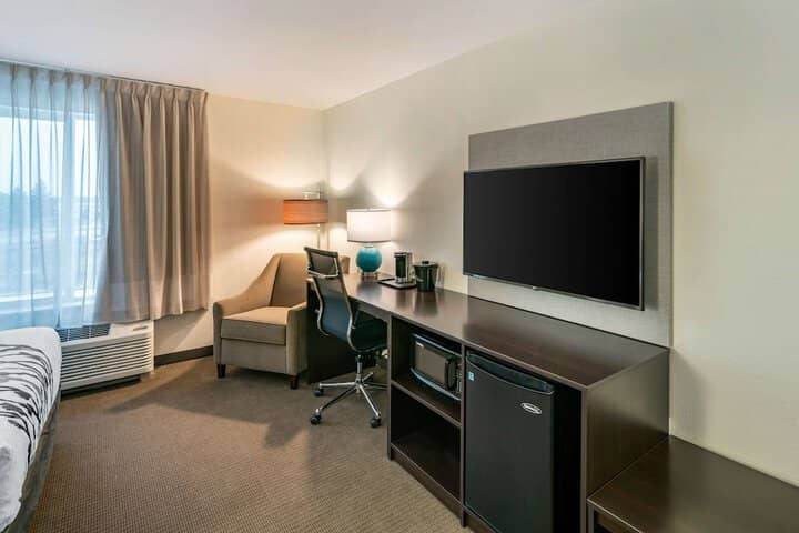 Room 14 of 37